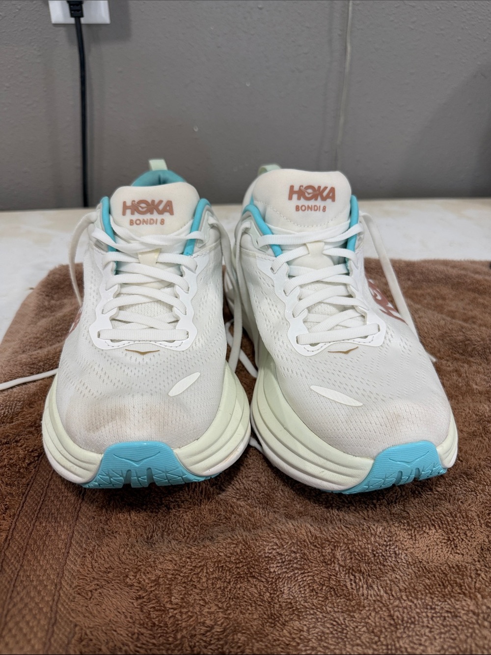 Hoka Bondi 8 Women running shoe